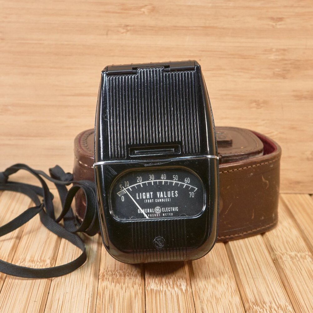 Vintage General Electric GE Exposure Meter, Light Values, With Case, Model 8DW58